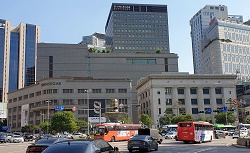 ソウル市中区に位置する新世界グループ本社ビル