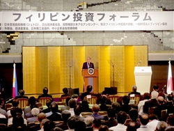 講演するアキノ大統領