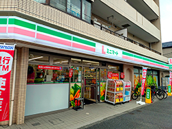 ローソンは新業態で「Lミニマート」を出店（写真は2号店の板橋西台三丁目店）