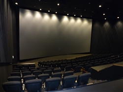 最新の上映システムを持つ劇場が増えている