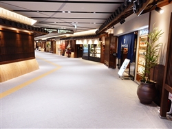 15年8月にリニューアルオープンした「京都おもてなし小路」