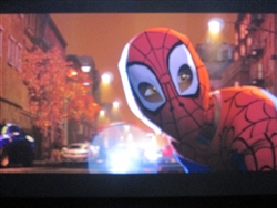 渋谷モディで大画面に映し出されたスパイダーマン