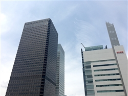 世界貿易センタービルディング（写真左）も建て替える