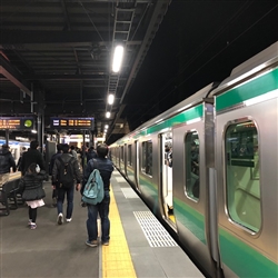 相鉄・西谷駅に乗り入れる埼京線の車両