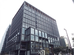 仮囲いが外されたONE FUKUOKA BLDG.