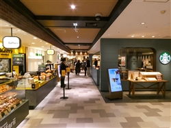 「大丸梅田店」に新設されたカフェ＆ベーカリーゾーン