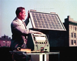 ベル研究所が開発した太陽電池（出典:Bell-Labs website）