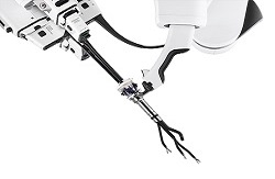 ダビンチSPサージカルシステム_ロボットアーム（(c)2025 Intuitive Surgical）