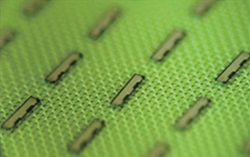 古河電気工業のDFB-LDチップ