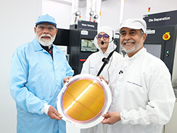 マイクロンは後工程工場を開設