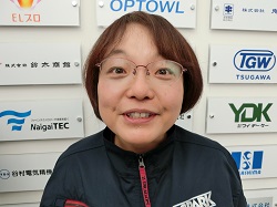 関 照絵氏
