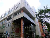 福岡市が建て替えで商業施設導入を検討している中央児童会館